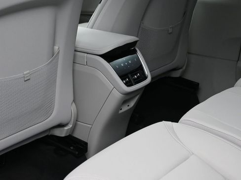 New 2025 Volvo EX90 Ultra image 25