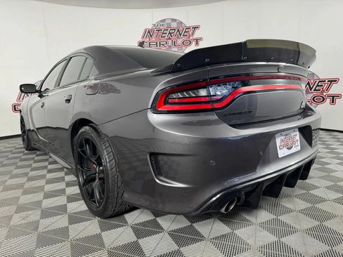 Used 2019 Dodge Charger Scat Pack w/ Dynamics Package RWD image 28