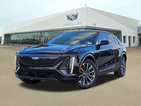 New 2026 Cadillac Lyriq Sport image 1