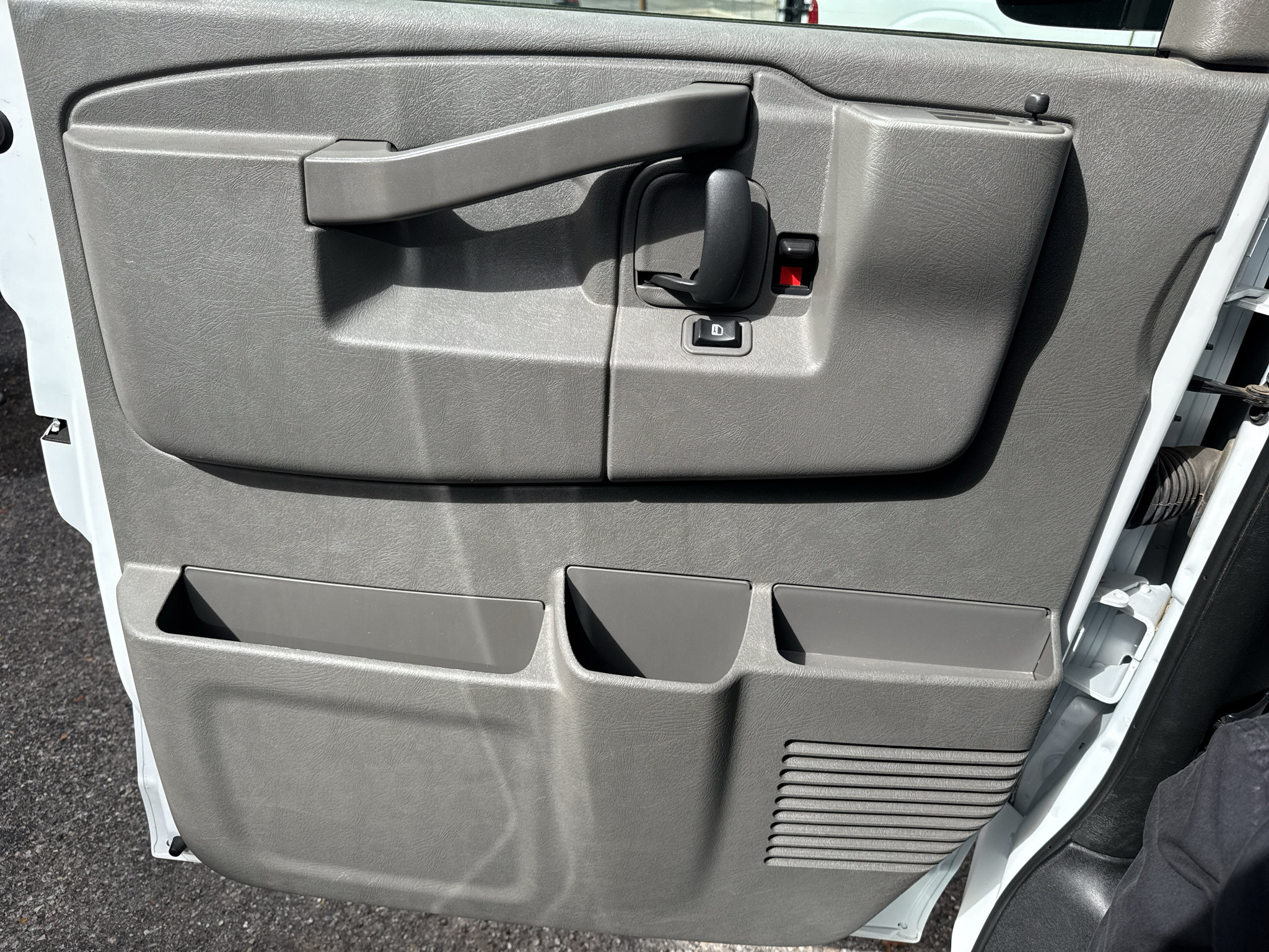 Used 2025 GMC Savana 2500 w/ Driver Convenience Package RWD image 18
