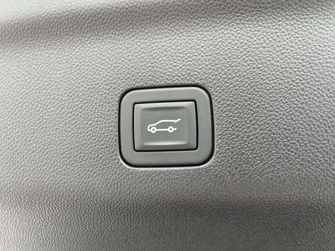 Used 2025 Chevrolet Tahoe RST w/ Comfort Package AWD/4WD image 13