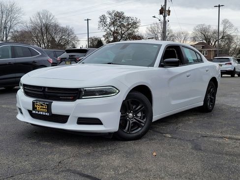 Used 2023 Dodge Charger SXT image 2