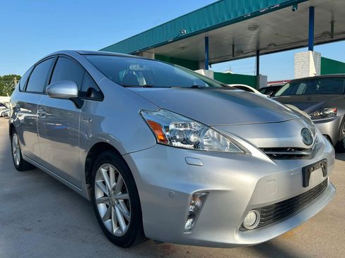 Used 2012 Toyota Prius V Five FWD image 7