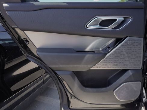 Used 2018 Land Rover Range Rover Velar R-Dynamic SE image 28