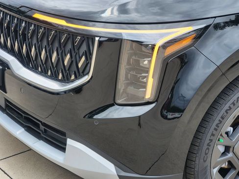 New 2026 Kia Carnival EX FWD image 7