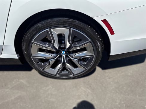 New 2025 BMW 760i xDrive image 14
