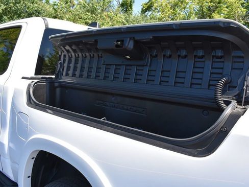 Used 2025 RAM 1500 Laramie w/ Sport Appearance Package AWD/4WD image 32