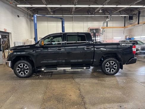 Used 2019 Toyota Tundra Limited w/ Limited Premium Package AWD/4WD image 3