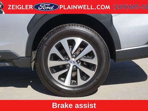 Used 2023 Subaru Outback Premium AWD/4WD image 9
