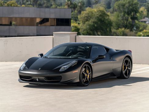 Used 2014 Ferrari 458 Italia Coupe 2D image 9