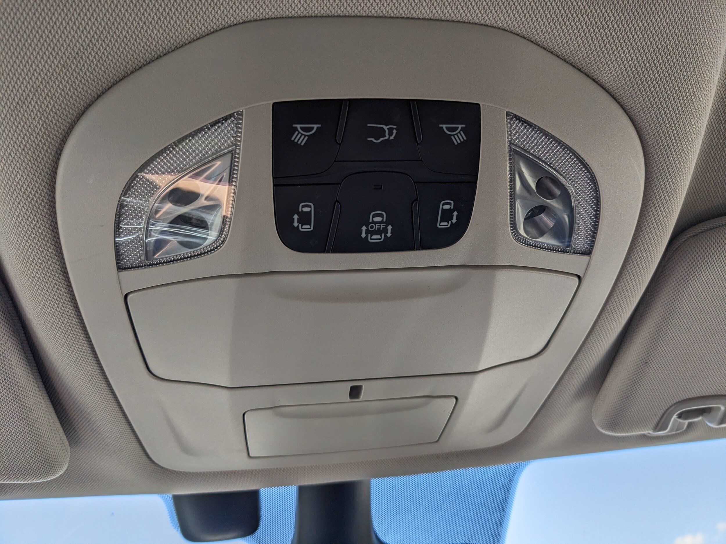 Used 2022 Chrysler Pacifica Touring-L w/ Uconnect Theater Family Group AWD/4WD image 16