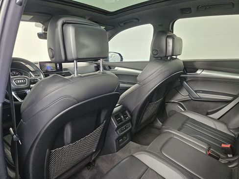 Used 2020 Audi Q5 2.0T Titanium Premium Plus w/ Premium Plus Package AWD/4WD image 36
