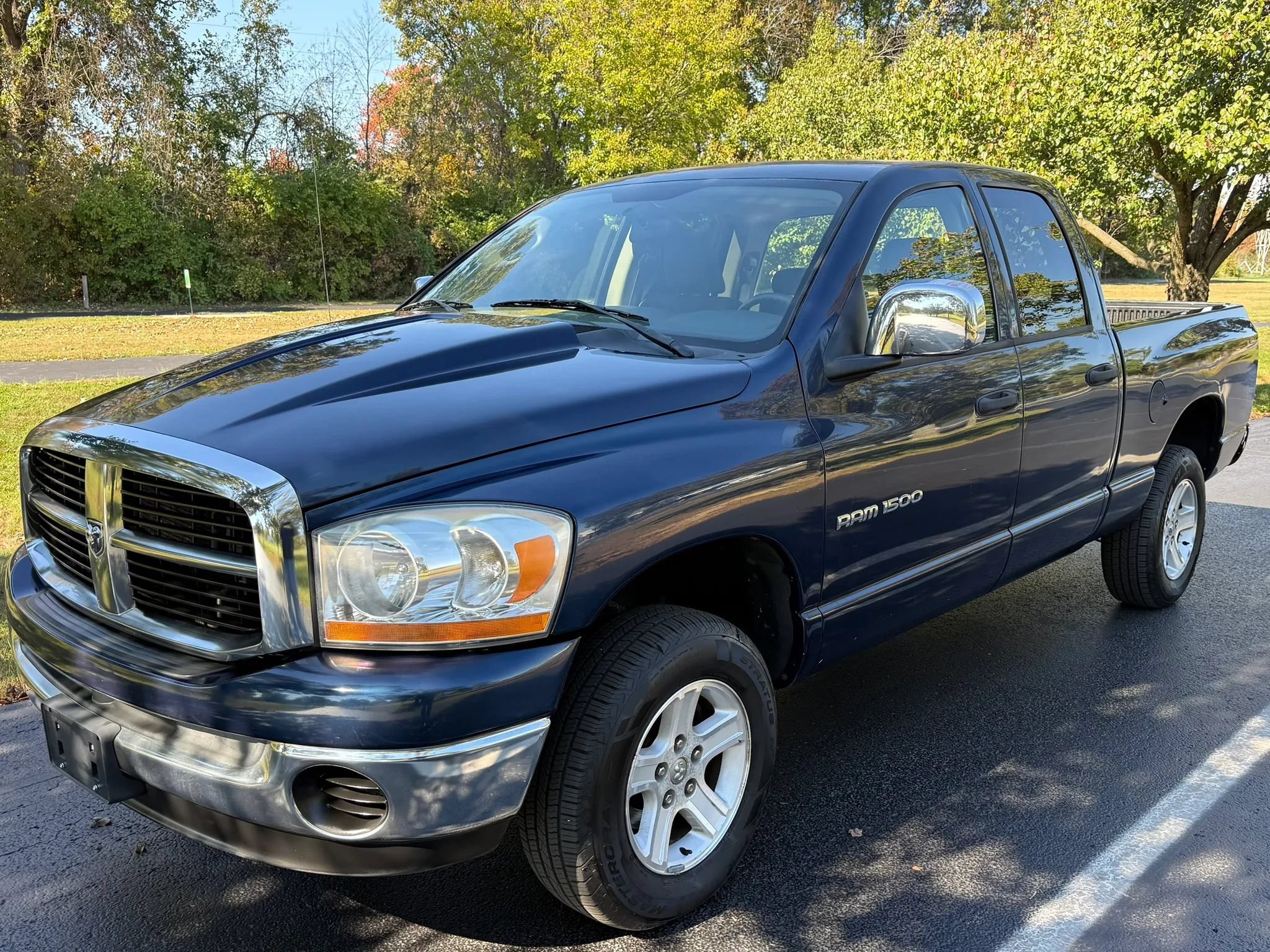Used 2006 Dodge Ram 1500 Truck SLT AWD/4WD image 2