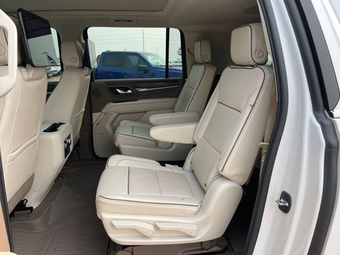 Used 2021 GMC Yukon XL Denali AWD/4WD image 8