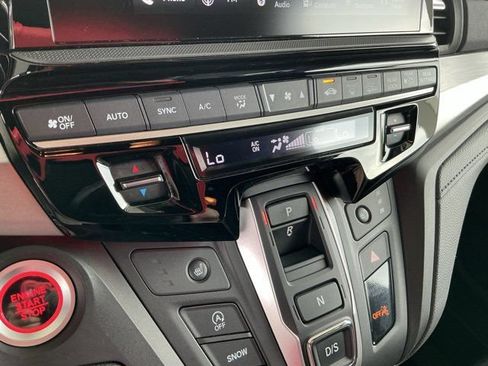 Used 2025 Honda Odyssey Sport-L image 25