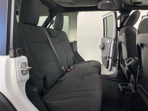 Used 2025 Jeep Wrangler Unlimited Rubicon AWD/4WD image 15