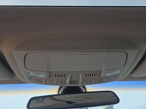 Used 2013 Lincoln MKZ FWD image 18
