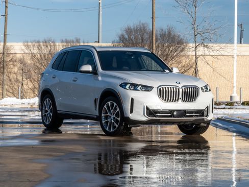 Certified 2025 BMW X5 xDrive40i image 2