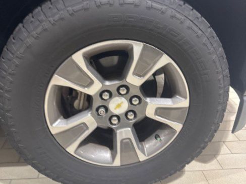 Used 2017 Chevrolet Colorado Z71 AWD/4WD image 39