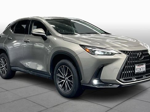 Used 2024 Lexus NX 250 FWD image 2