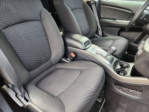 Used 2020 Dodge Journey SE w/ SE Popular Equipment Group FWD image 15