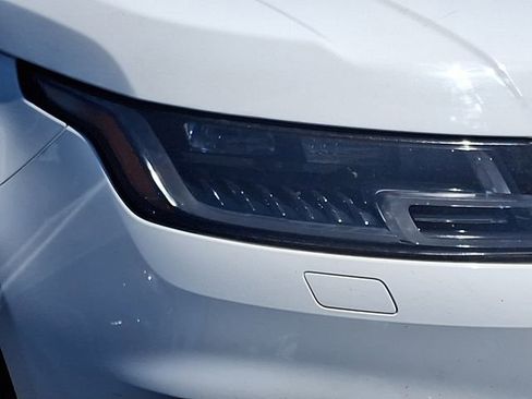 Used 2018 Land Rover Range Rover Sport HSE AWD/4WD image 8