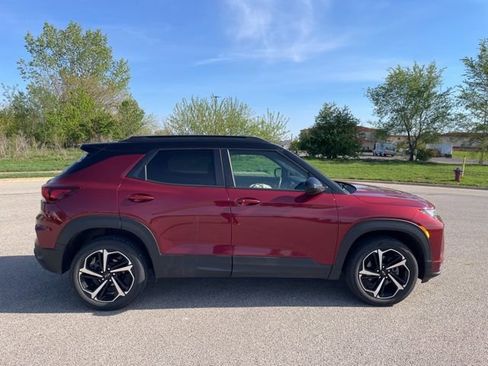 Used 2023 Chevrolet TrailBlazer RS image 2