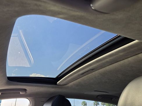 Used 2018 Genesis G90 5.0 Ultimate image 17