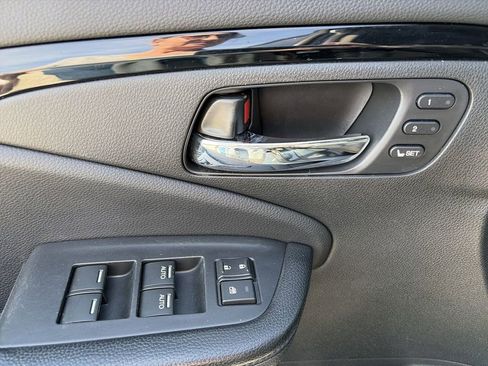 Used 2016 Honda Pilot Touring image 28