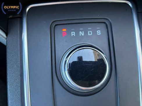 Used 2019 Land Rover Discovery Sport SE image 30