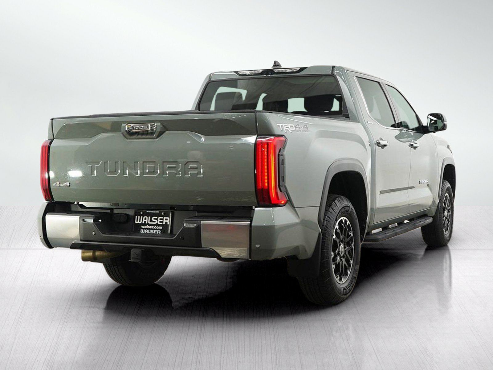 Used 2022 Toyota Tundra Limited AWD/4WD image 5