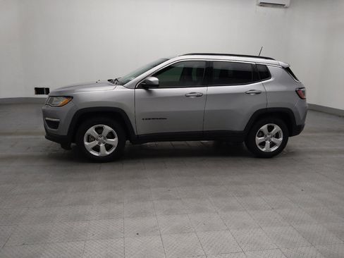 Used 2019 Jeep Compass Latitude w/ Popular Equipment Group FWD image 2