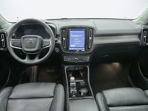 Certified 2024 Volvo XC40 B5 Ultimate w/ Climate Package AWD/4WD image 22