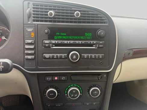 Used 2008 Saab 9-3 2.0T w/ Moonroof Package FWD image 21
