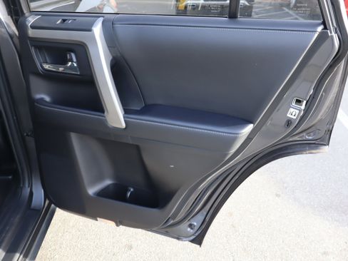 Used 2022 Toyota 4Runner SR5 Premium image 35