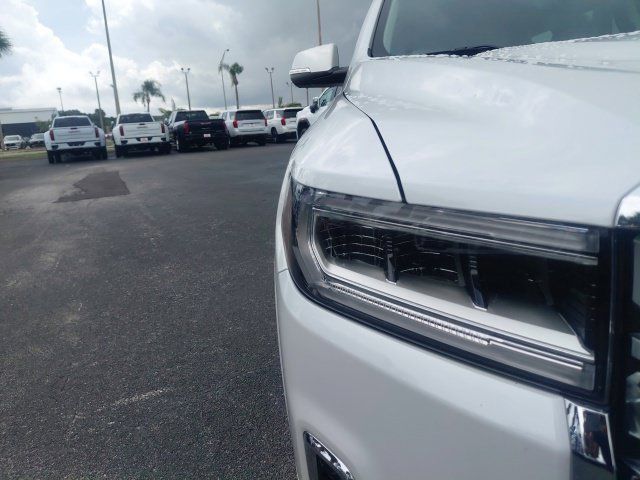 Used 2023 GMC Acadia Denali w/ Denali Ultimate Package FWD image 10