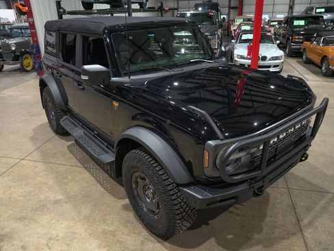 Used 2024 Ford Bronco Badlands image 30