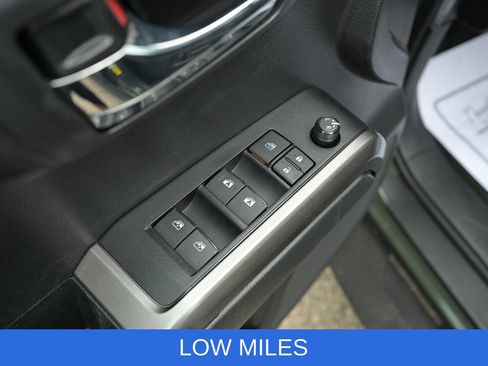 Used 2022 Toyota Tacoma Limited AWD/4WD image 12