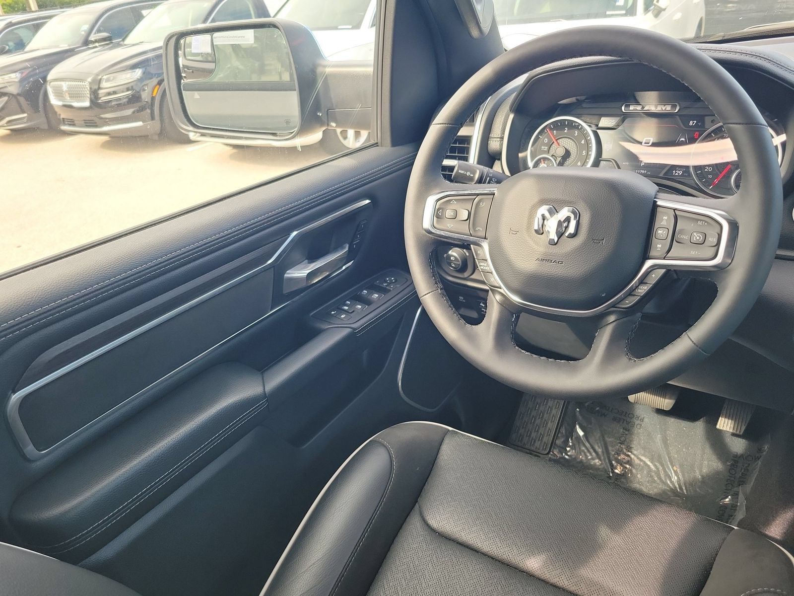 Used 2026 RAM 1500 Laramie AWD/4WD image 17
