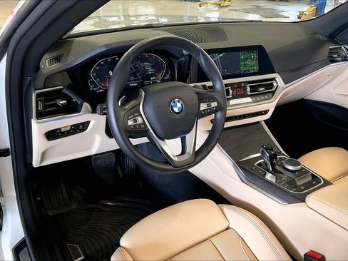 Certified 2023 BMW 430i Convertible w/ Convenience Package image 17
