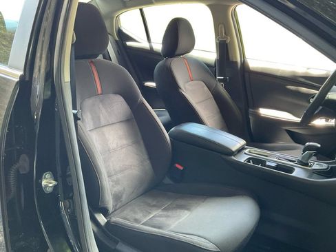 Used 2025 Nissan Sentra SR FWD image 28