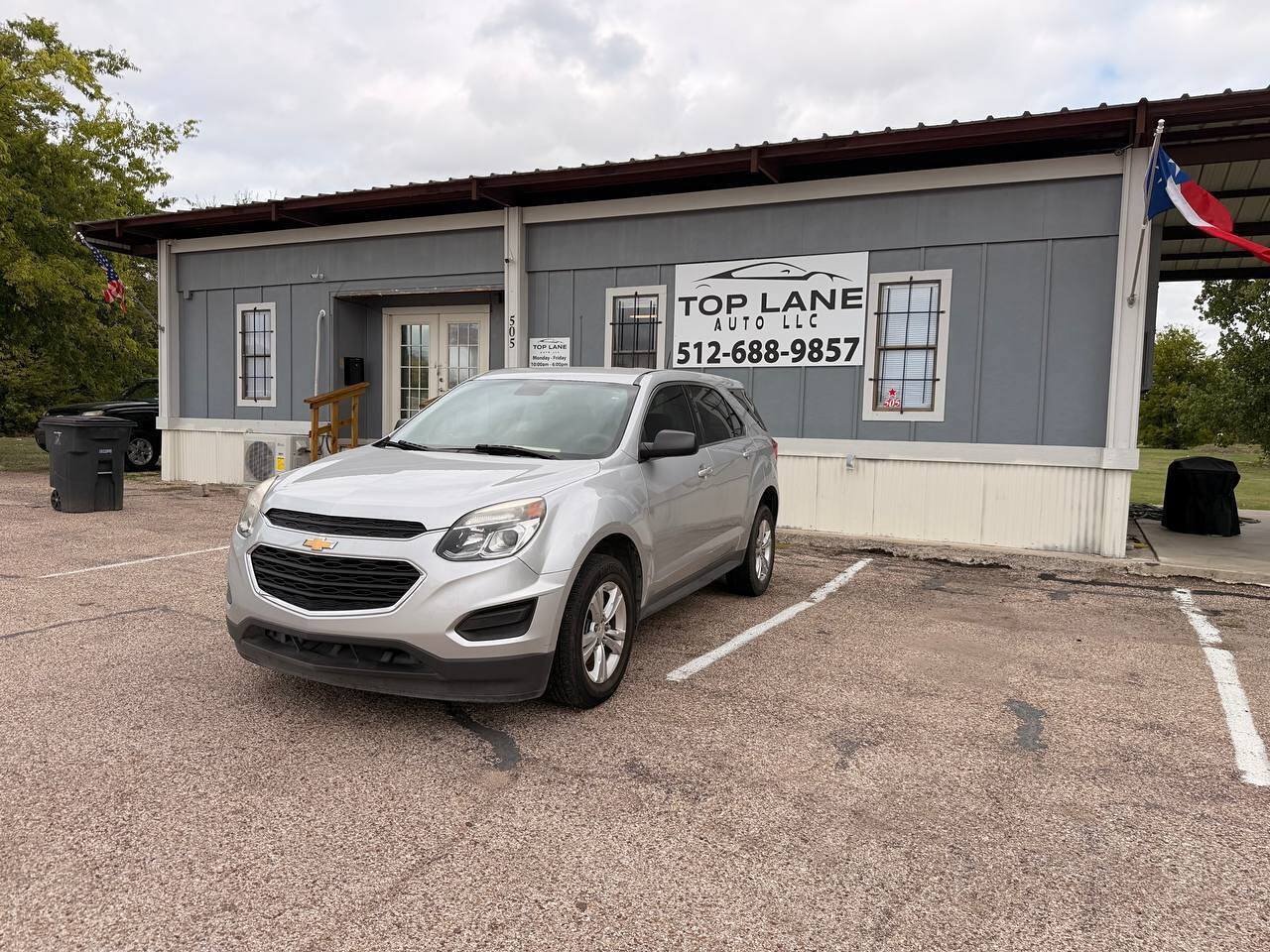 Used 2017 Chevrolet Equinox LS FWD image 2