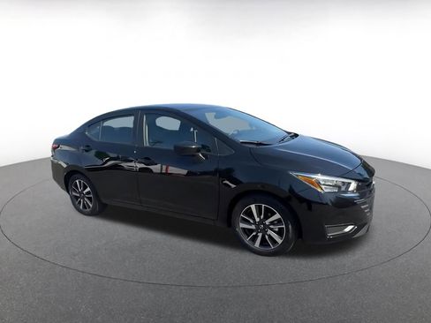 Used 2025 Nissan Versa SV FWD image 2