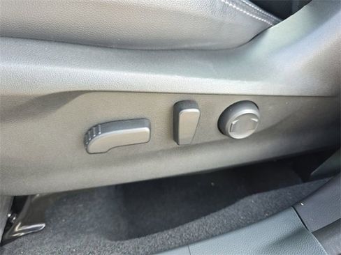 Used 2023 Subaru Forester Limited image 18