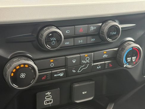 New 2026 Ford F250 XLT w/ XLT Premium Package AWD/4WD image 23