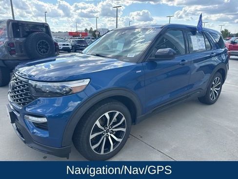 Certified 2022 Ford Explorer ST-Line w/ Class IV Trailer Tow Package image 3