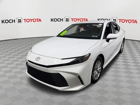 Used 2025 Toyota Camry LE FWD image 3