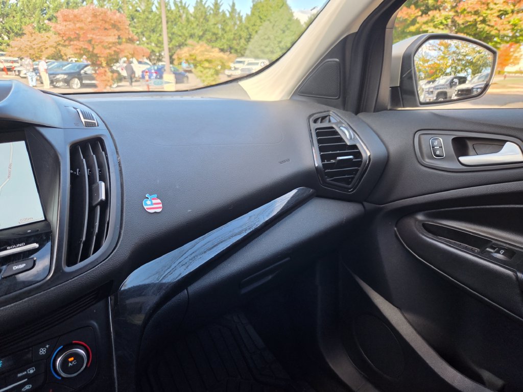 Used 2017 Ford Escape Titanium AWD/4WD image 19
