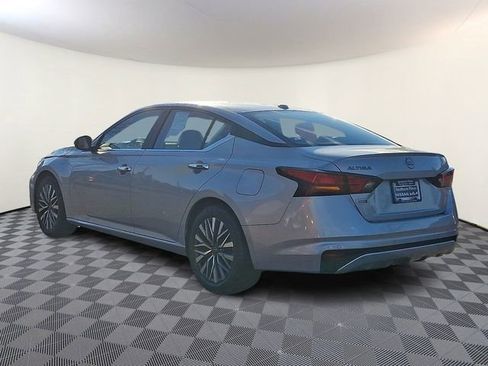 Certified 2025 Nissan Altima 2.5 SV image 5