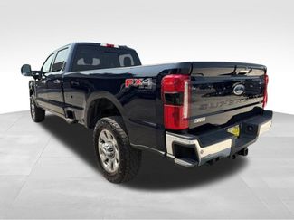 Used 2023 Ford F350 Lariat w/ Lariat Ultimate Package AWD/4WD video 3